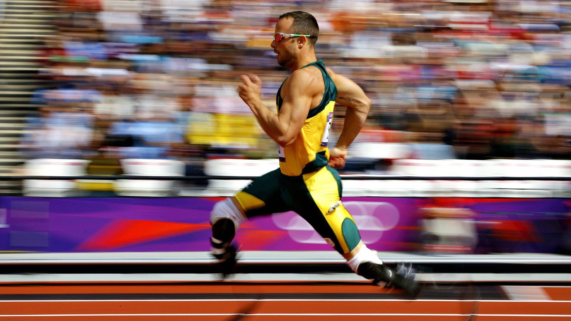 李娜陪伴女儿参加校园运动会拍照留念，李娜不打全运会